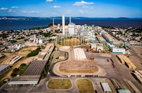 CMPC a un escalón de perder el grado de inversión tras recorte de Standard & Poor’s