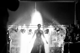 Backstage Kosmos FW 2018 de Loraine Holmes