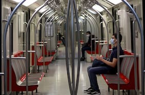 Metro y movilidad social: Investigación dice que escolares que estudiaron en otras comunas gracias a Línea 4 ganan sueldos más altos que sus padres