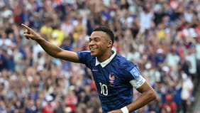Kylian Mbappé no pierde pisada a Messi y lidera la goleada de Francia a Irak para avanzar a la segunda ronda