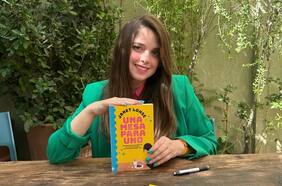 Cuestionar la soledad en una mesa para uno, con Janet Lohse: “Compartir contigo misma te ayuda a anhelar al resto”