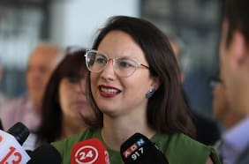 Caso Sierra Bella: PDI incauta computador de alcaldesa Hassler y su exjefe jurídico en el marco de investigación penal