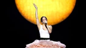 Ballet, un cuadro viviente y un confesionario: las primeras claves del show que Rosalía traerá a Chile