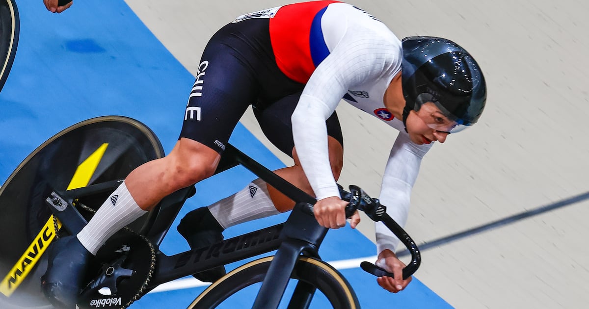 Ciclistas nacionales siguen ganando experiencia y grandes figuras deslumbran en el Mundial de Ciclismo de Pista