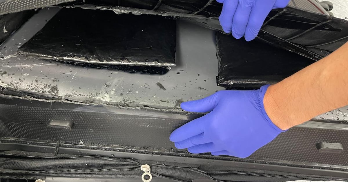 Incautan más de cinco kilos de éxtasis en el Aeropuerto de Santiago