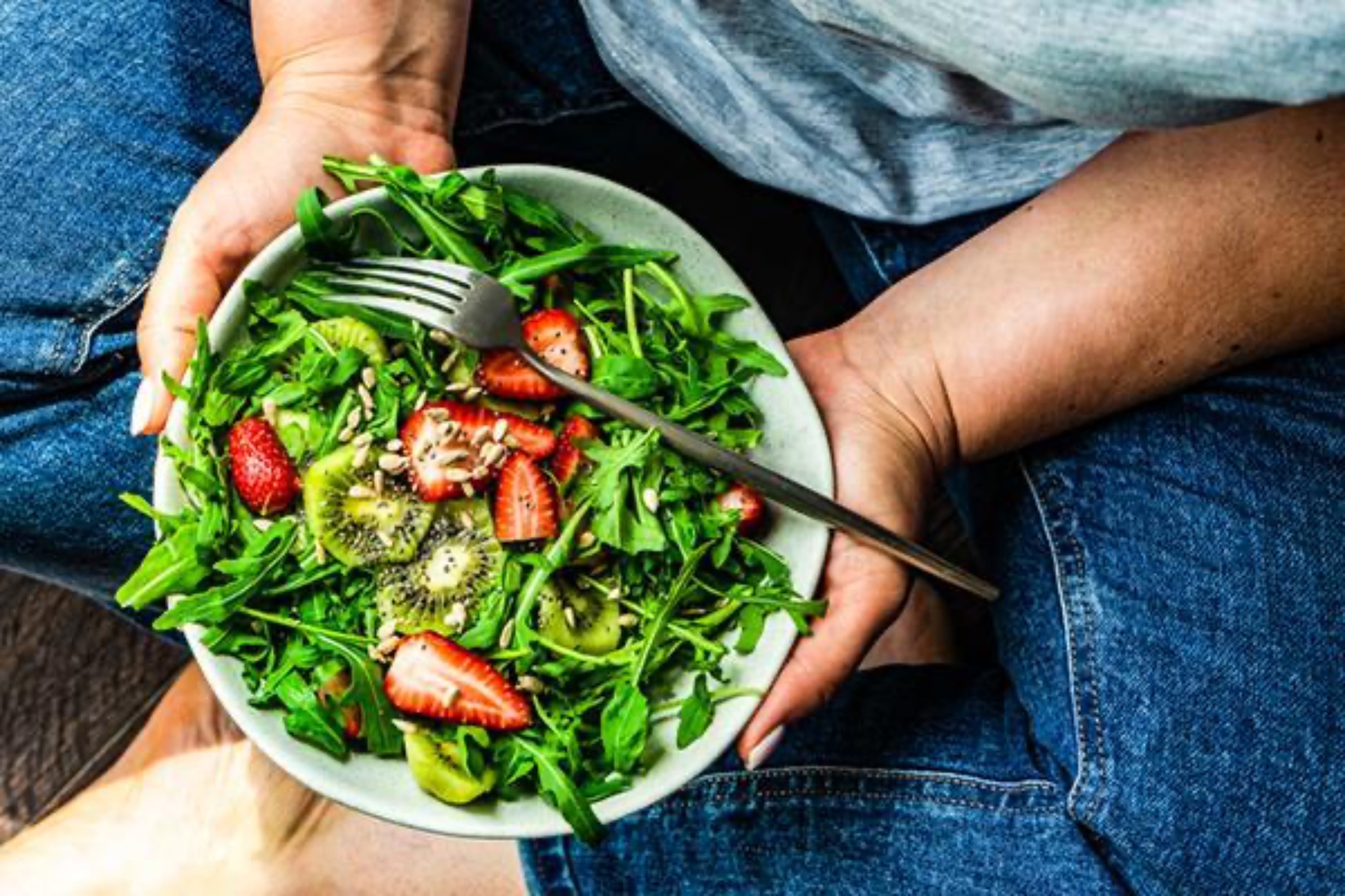 Cómo es la dieta MIND que podría reducir el envejecimiento cerebral en 2.5 años