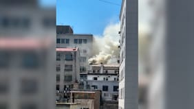 Incendio en pleno centro de Santiago obliga a evacuar el Ministerio de Justicia