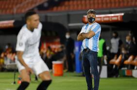 El técnico de Gremio dirigió en la Copa Libertadores con la 10 de Maradona