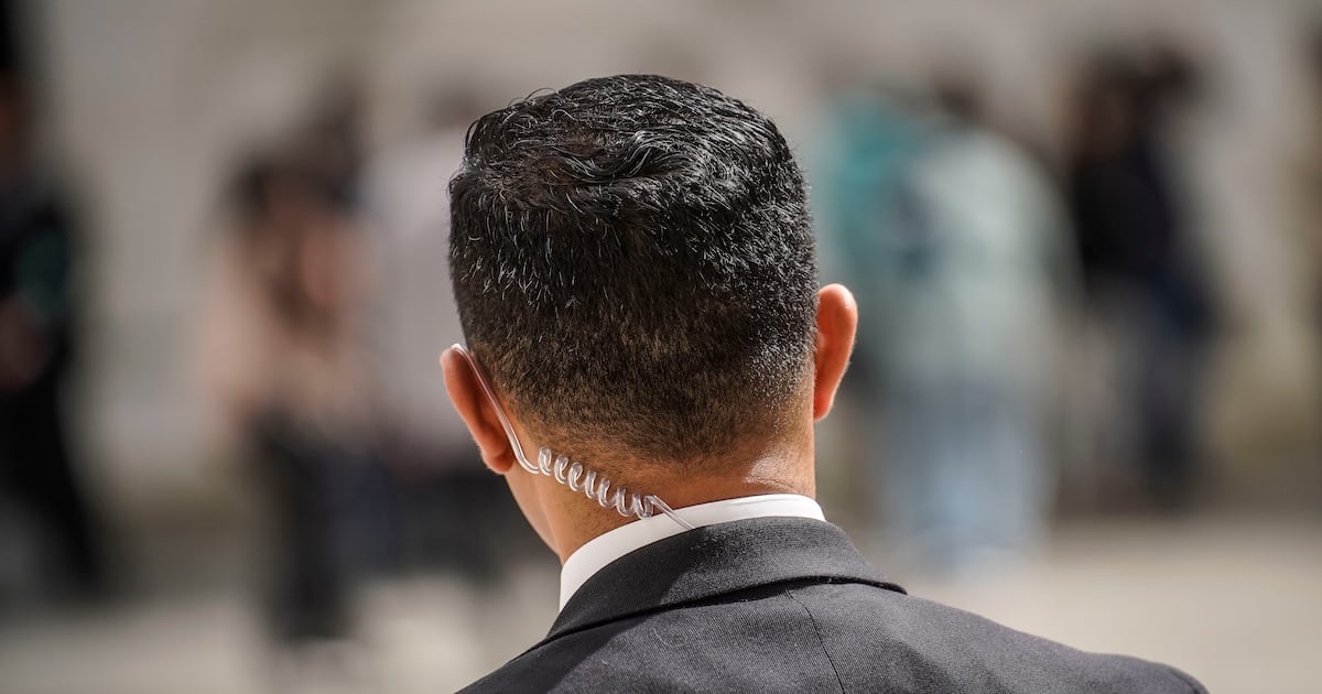 Protect physical security, but also image and reputation: Carabineros updates rules of the escort team - The Third