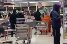 Turbazo en Maipú: sujetos asaltan una joyería en supermercado y roban $50 millones