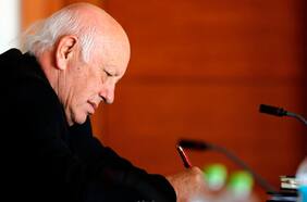 “Pacto de silencio”: víctimas de abusos sexuales reactivan causa penal en contra de exarzobispo Ezzati