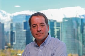 Hermano del fundador de Sartor se suma a Michael Clark y pide dejar Capitán Yáber
