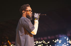 El rap de alto voltaje de Kendrick Lamar remeció la noche del Estadio Monumental