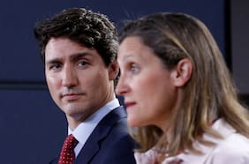 Ministra de Finanzas de Canadá dimite y critica los “trucos” del primer ministro Trudeau
