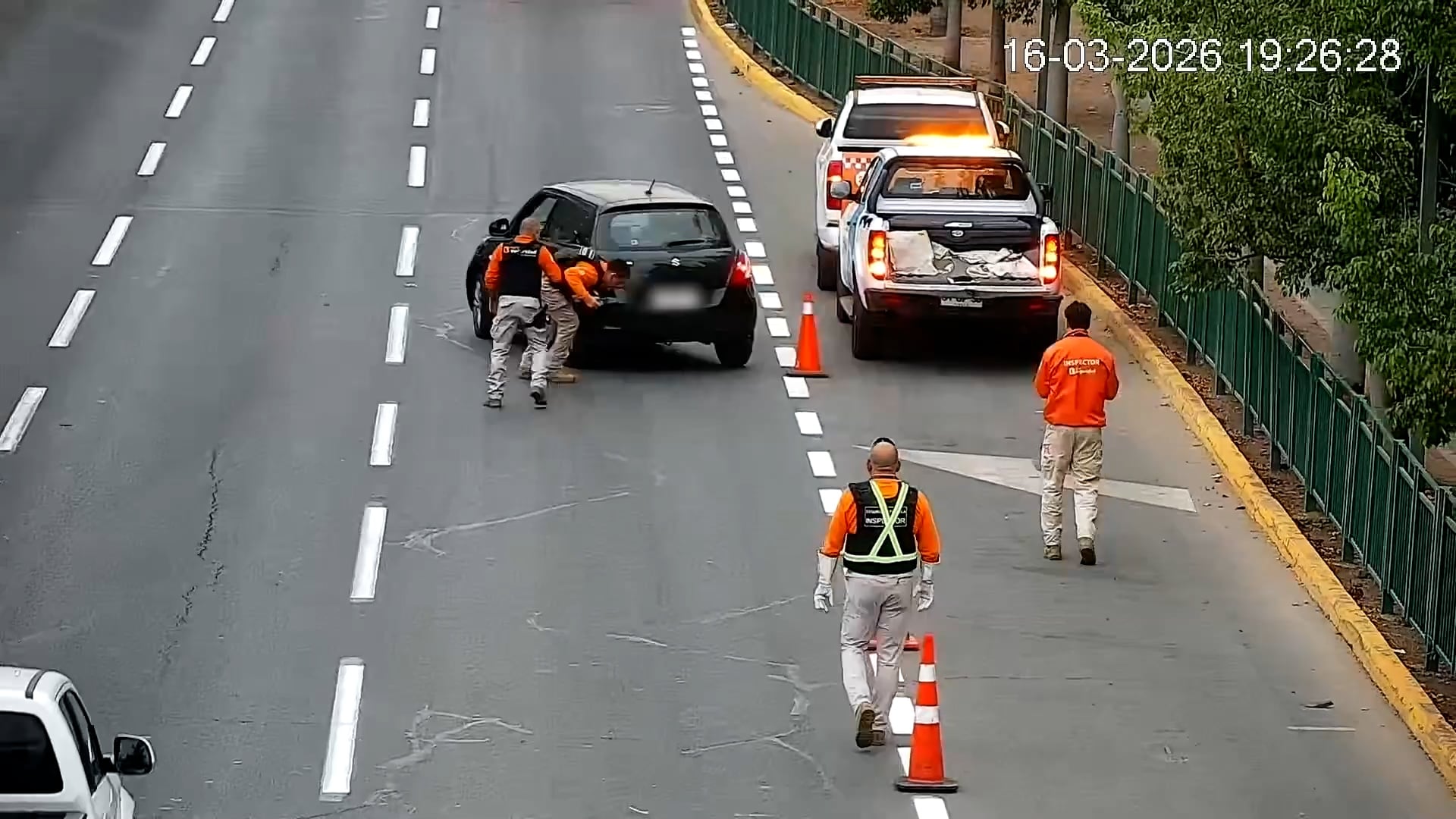Conductora atropelló a inspector municipal en medio de fiscalización en Lo Barnechea