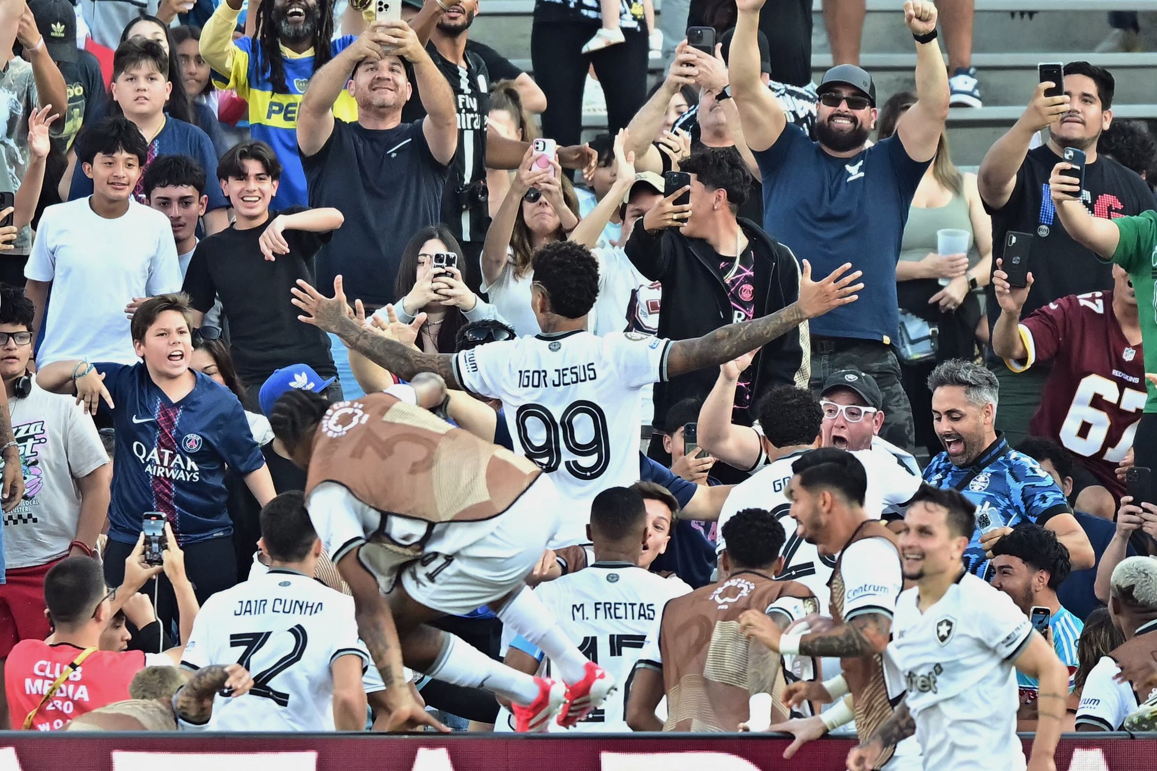 Botafogo venció al PSG en Los Ángeles.