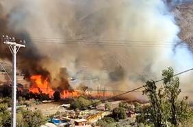 Declaran alerta roja en Paihuano por incendio forestal cercano a sector poblado: se emite alerta SAE