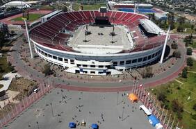 Dron golpea a votante en el Estadio Nacional: operador fue detenido por carabineros
