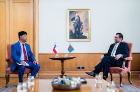 Canciller Pérez Mackenna se reúne con embajador de Bangladesh para avanzar en negociaciones hacia un TLC