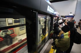 Metro inaugura puertas en andén de San Pablo: sistema se aplicará en otras cinco estaciones este año