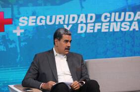 Maduro critica la “diplomacia de cañones” de EE.UU. y advierte: “No le bajamos la mirada a nadie”