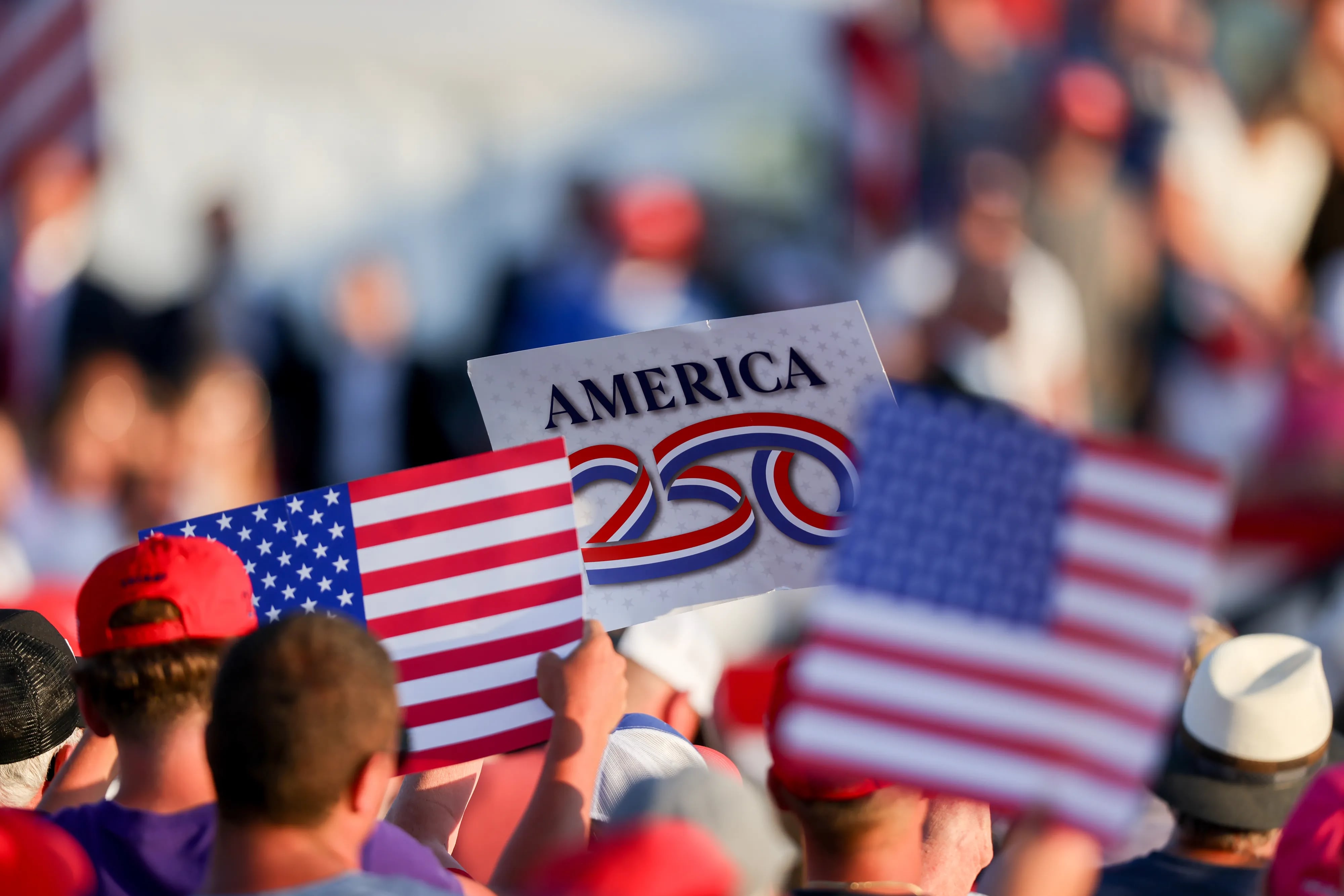 Celebración del 250º aniversario de EE.UU. se centra cada vez más en Trump y varios artistas abandonan concierto