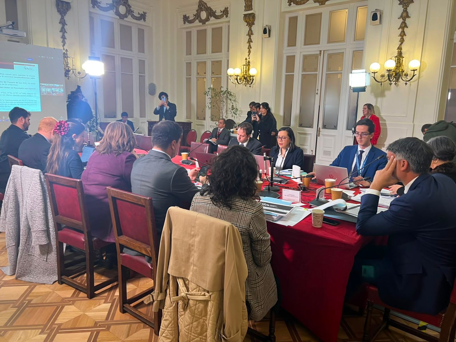 Megarreforma: CFA reitera alertas y Quiroz dice que esa opinión la miran "al igual que la de otros expertos"