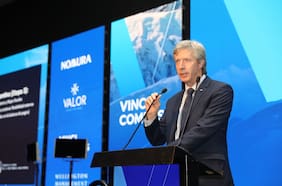 Presidente del Banco Central de Argentina dice que economía crecerá en torno a 5% este año