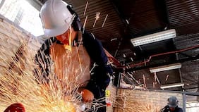 Economía chilena sorprende con caída en enero y expertos prevén un PIB del primer trimestre bajo 2%