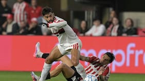 Copa Libertadores: Flamengo de Erick Pulgar rescata valioso empate en casa de Estudiantes y encamina el bicampeonato