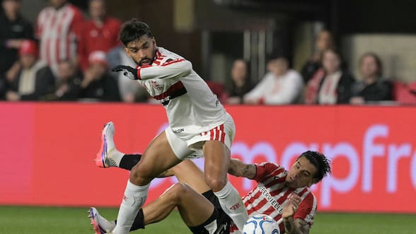 Copa Libertadores: Flamengo de Erick Pulgar rescata valioso empate en casa de Estudiantes y encamina el bicampeonato