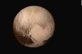 Astrónomo que quitó a Plutón categoría de planeta dará charla para Chile