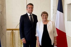 Expresidenta Bachelet concreta cita clave con Macron en París en medio de su cruzada por Naciones Unidas