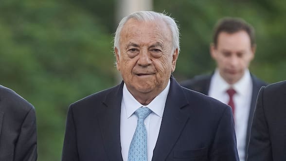 Fiscalía decide no perseverar en investigación en contra de Isidoro Quiroga por venta de salmonera Australis a china Joyvio