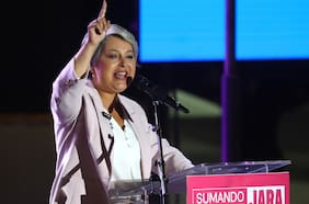 Cierre de campaña: Jara acusa a Kast de “propuestas clandestinas” que amenazan la PGU, las 40 horas y permitirían indultar a pedófilos y violadores de DD.HH.