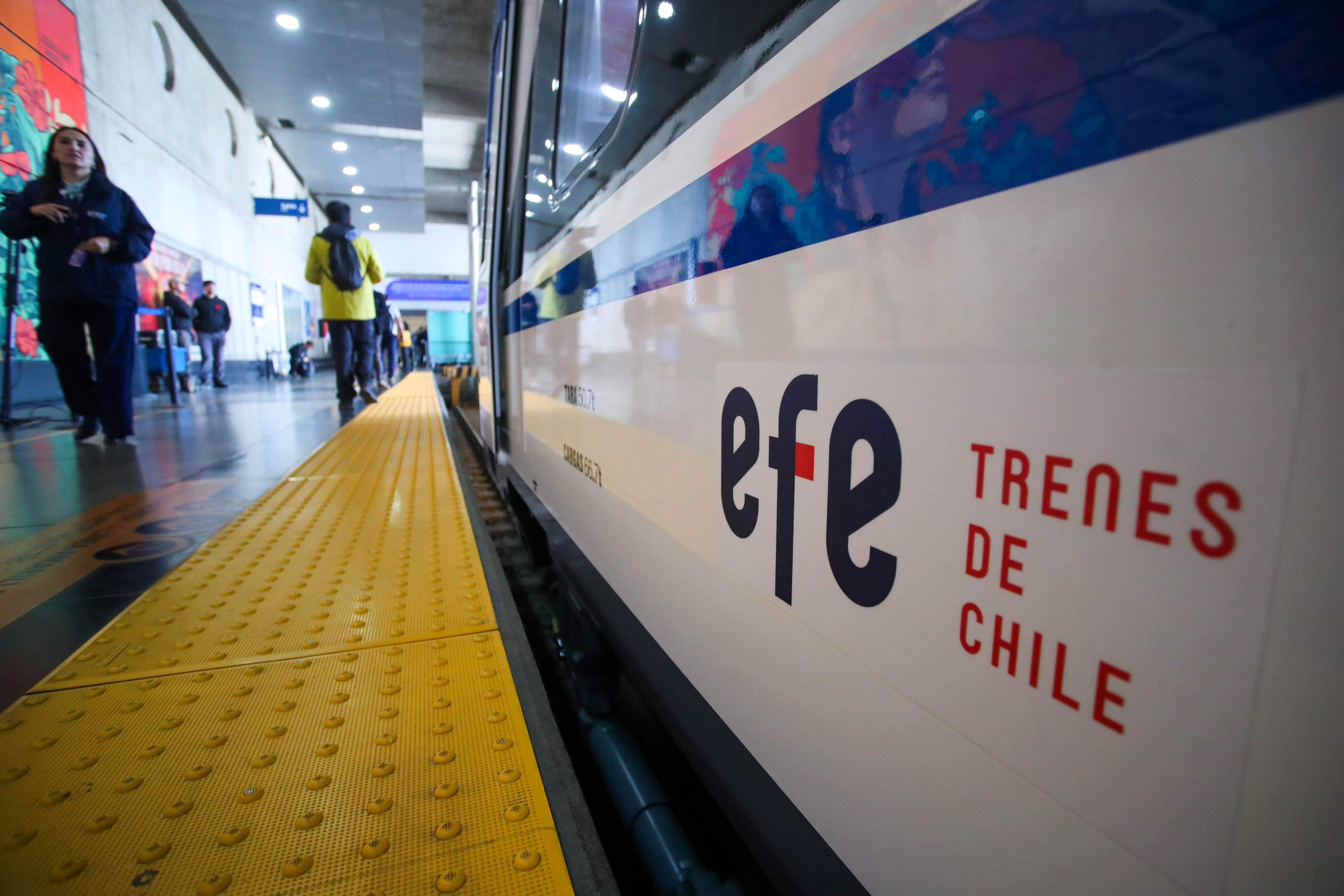 Tren Santiago-Melipilla: ocho alcaldes de la RM piden al gobierno revertir postergación del tramo Lo Errázuriz-Alameda