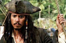 Craig Mazin, showrunner de The Last of Us estaría desarrollando un reinicio de Piratas del Caribe