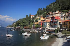 Un pueblo italiano impondrá multas de hasta 200 euros a los turistas que lleven el torso desnudo o en traje de baño
