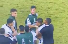 Hasta los empujones: el encontrón entre Pavez y Villanueva tras la victoria de Colo Colo por la Copa Libertadores