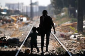 Casen 2024: expertos ponen foco en niñez y mercado laboral como desafíos para la política pública