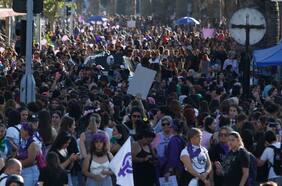 Marcha 8M 2025: revisa el recorrido y los cortes de tránsito en Santiago