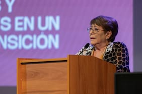 Bachelet retoma agenda internacional en medio de duro momento de su candidatura a la ONU y gestiona visita a Brasil