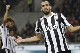 No solo apunta a Vidal: Las otras revelaciones de Chiellini que hacen explotar a sus ex compañeros