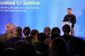 Zelensky pide a secretario de Justicia de EE.UU. que Rusia sea procesada por crímenes de guerra