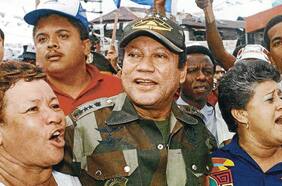 John Dinges: “Noriega no está en la misma clase de Somoza o Pinochet”