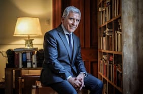 Carlos Peña: “Boric y el socialismo deben sacudirse del lastre del Frente Amplio”