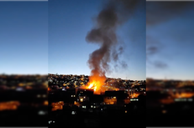 Incendio afecta a vivienda en el cerro Cordillera de Valparaíso