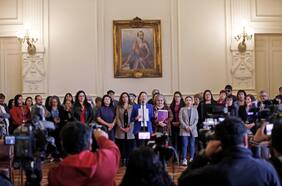 Santiago arde por Sierra Bella: Hassler admite que funcionarios a los que les pidió la renuncia la harán efectiva el 1 de mayo, tras cumplir feriados legales