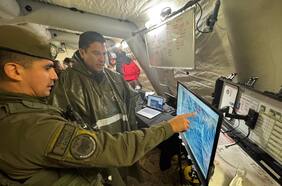 Terreno empinado y mal tiempo: los factores que complejizan la búsqueda de avión ambulancia