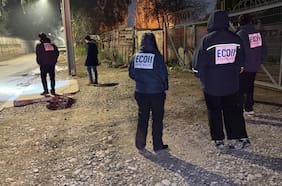 Hombre de 25 años en riesgo vital tras ser baleado afuera de una presunta fiesta clandestina en Puente Alto